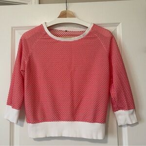 NAFNAF Lightweight Short-Sleeve t-shirt styled sweater. Crew neck. Relaxed fit.